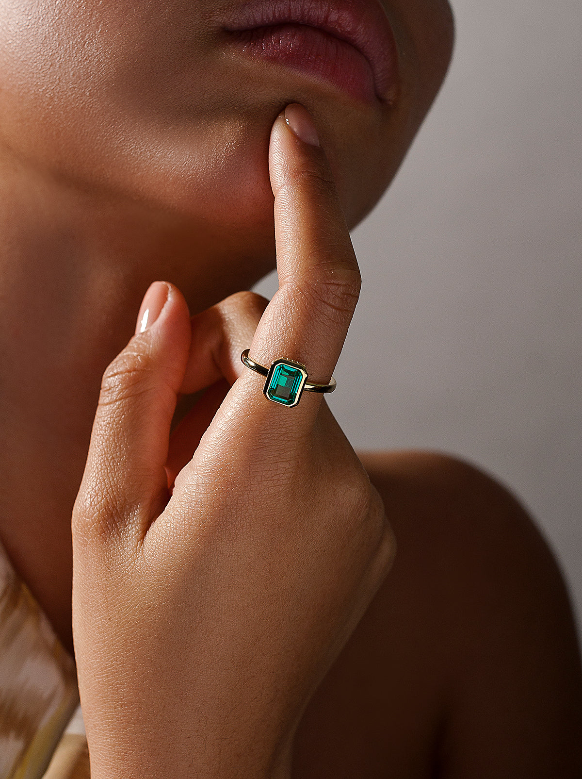 Anillos con piedras de plata talla esmeralda tono aventurine y circonitas