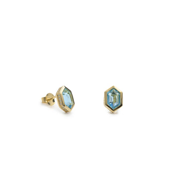 Pendientes pequeños con piedra hexagonal baño dorado tono aguamarina