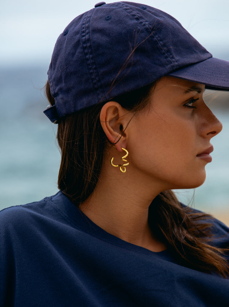 Pendientes originales de plata bañada en oro diseño aro tirabuzón