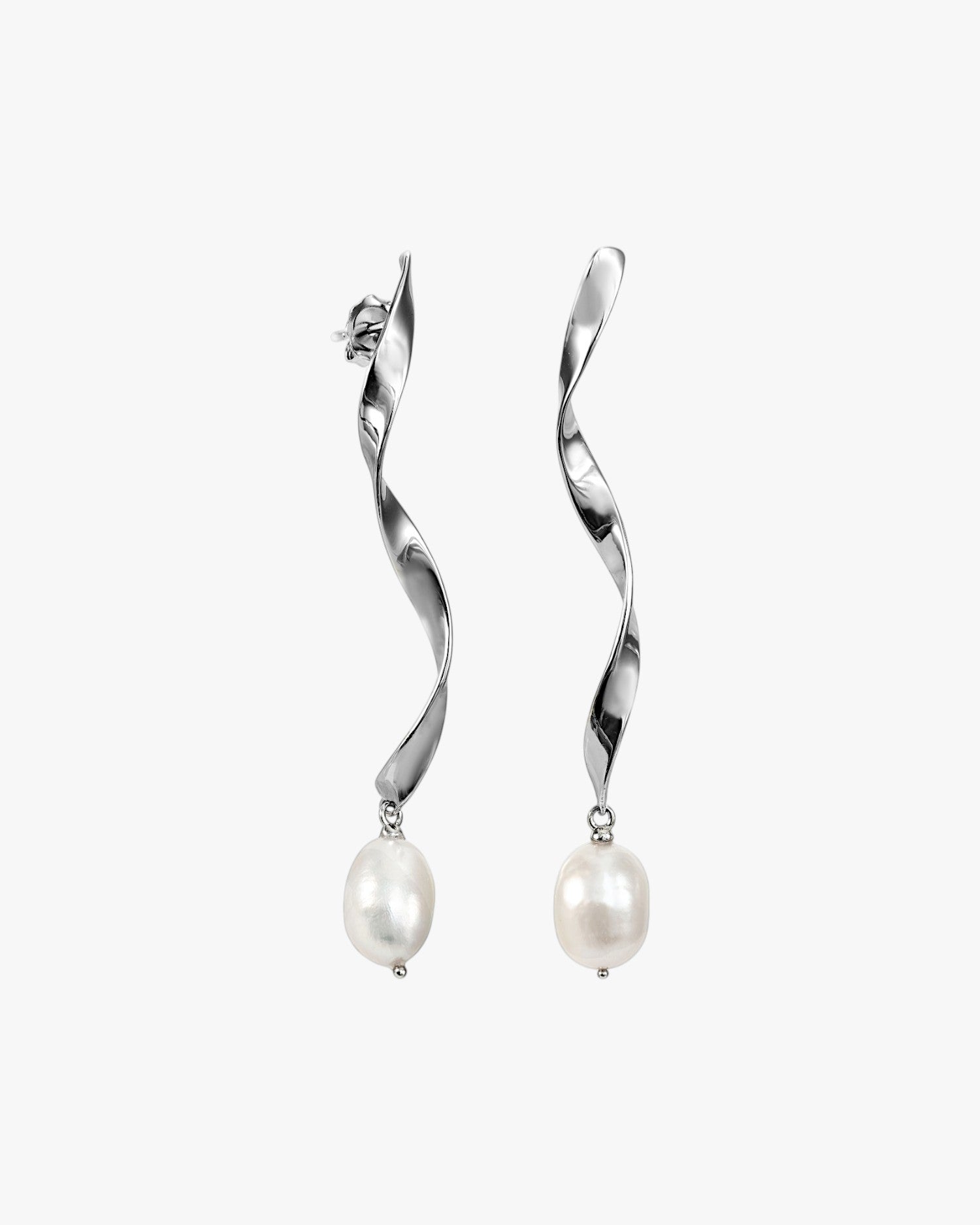 Pendientes perla de plata diseño curvilíneo