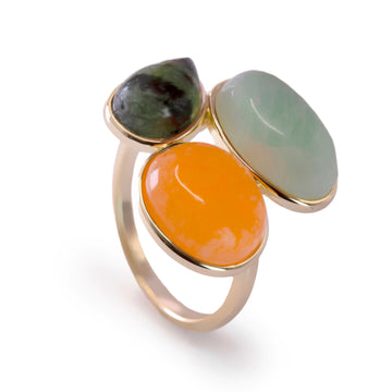 Rings with silver stones in a natural tone