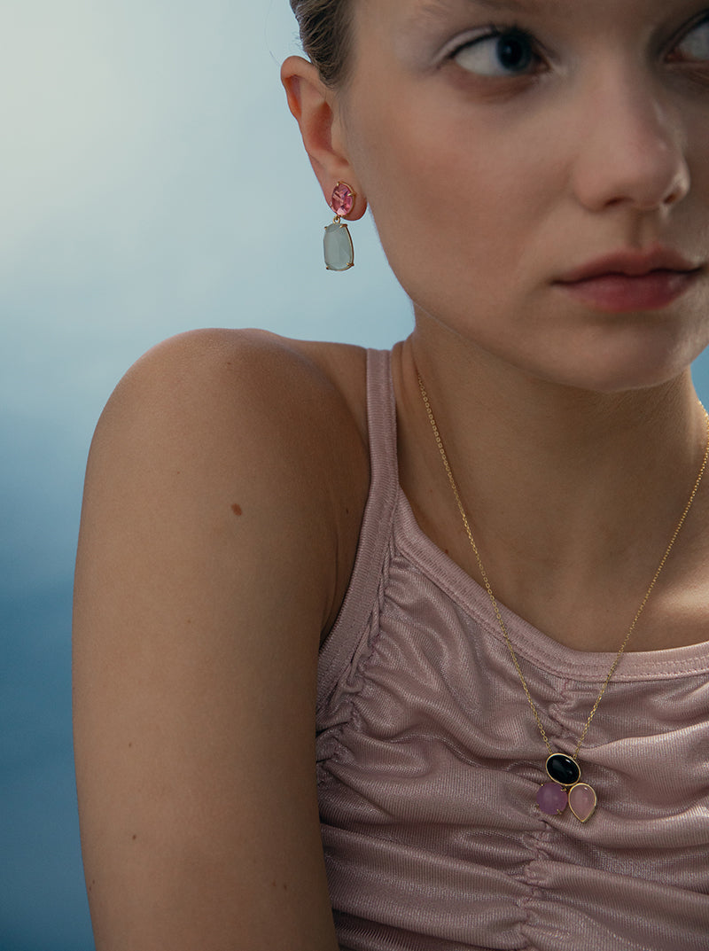 Collares con piedras naturales en tonos morados