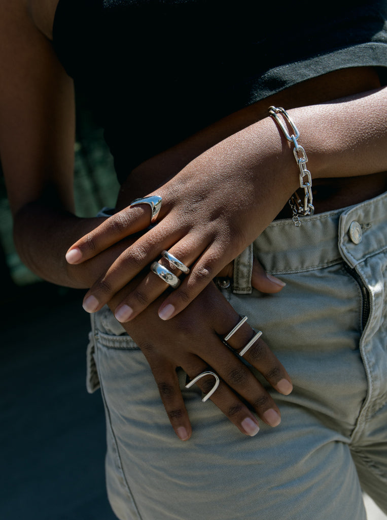 Anillos grandes de plata lisa diseño doble raíl
