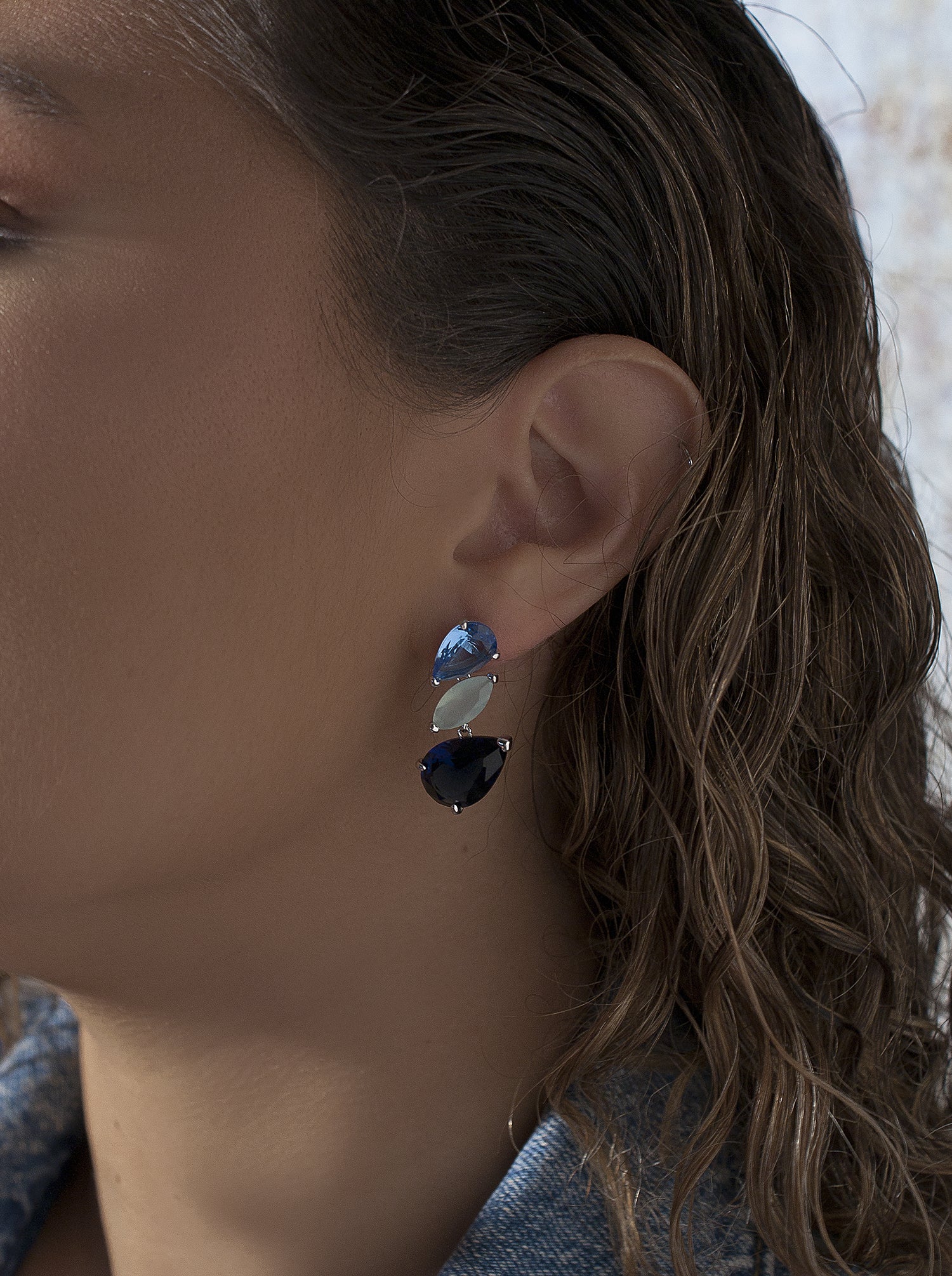 Pendientes de piedras de colores diseño tres gemas tono azul