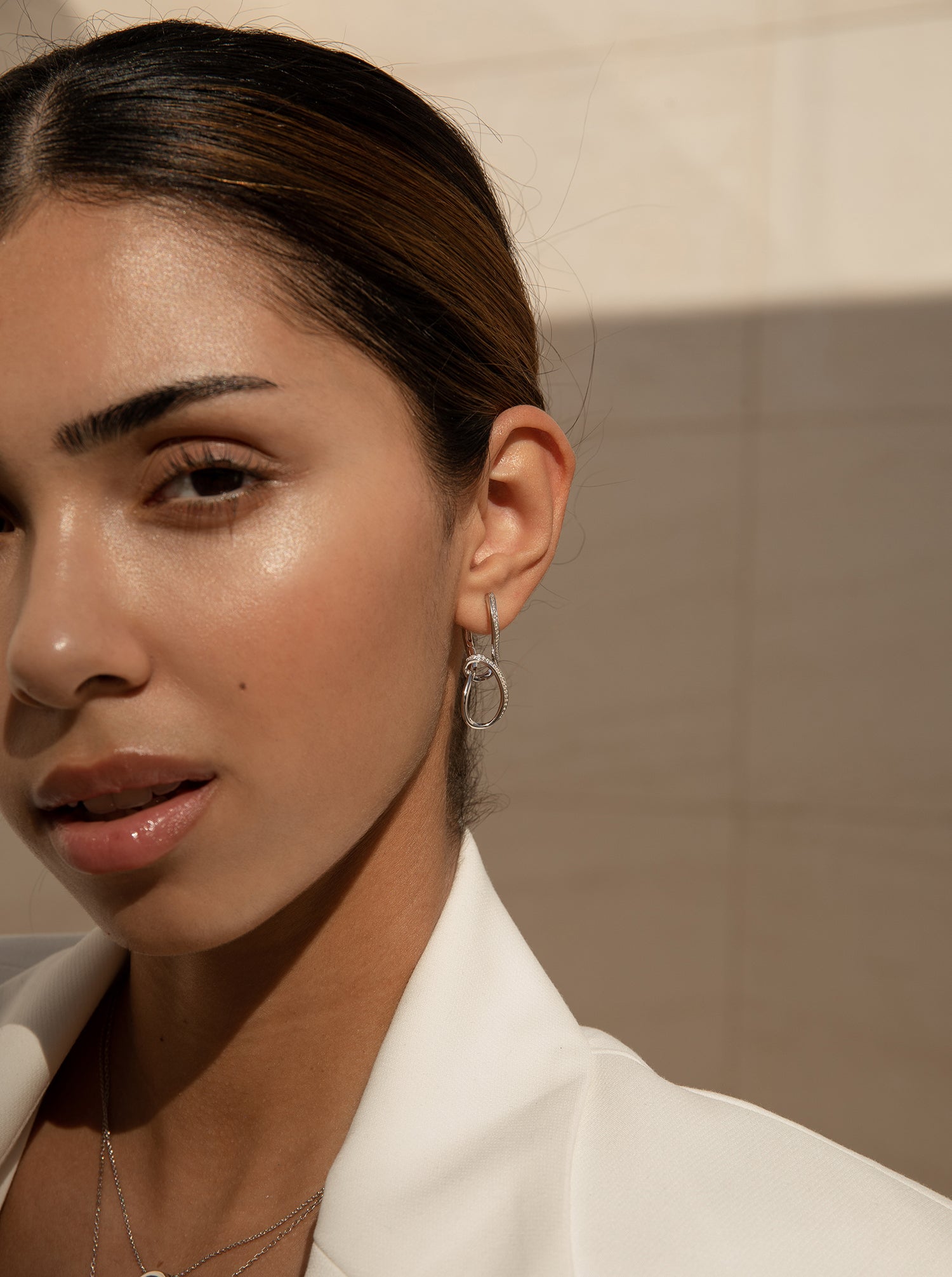 Pendientes originales de plata diseño entrelazado con circonitas