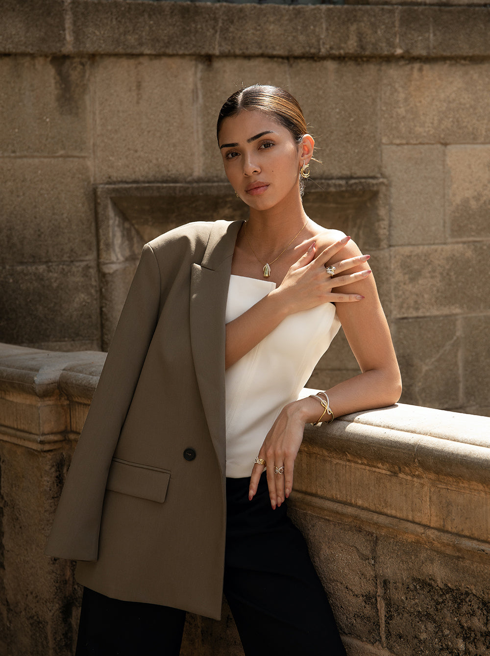 Pulsera esclava diseño doble nudo con circonitas