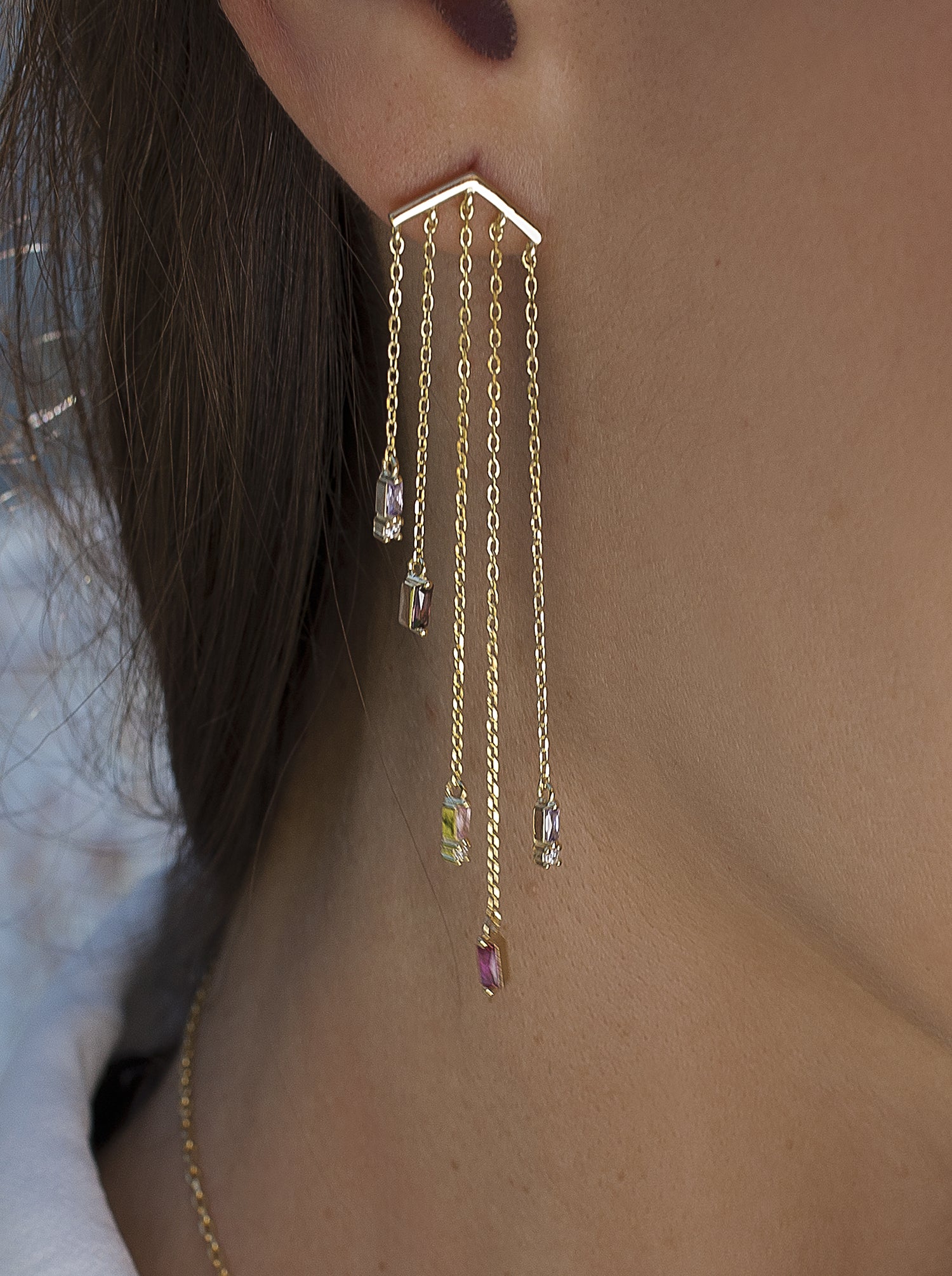 Pendientes largos de plata diseño cinco cadenas con gemas tono morado