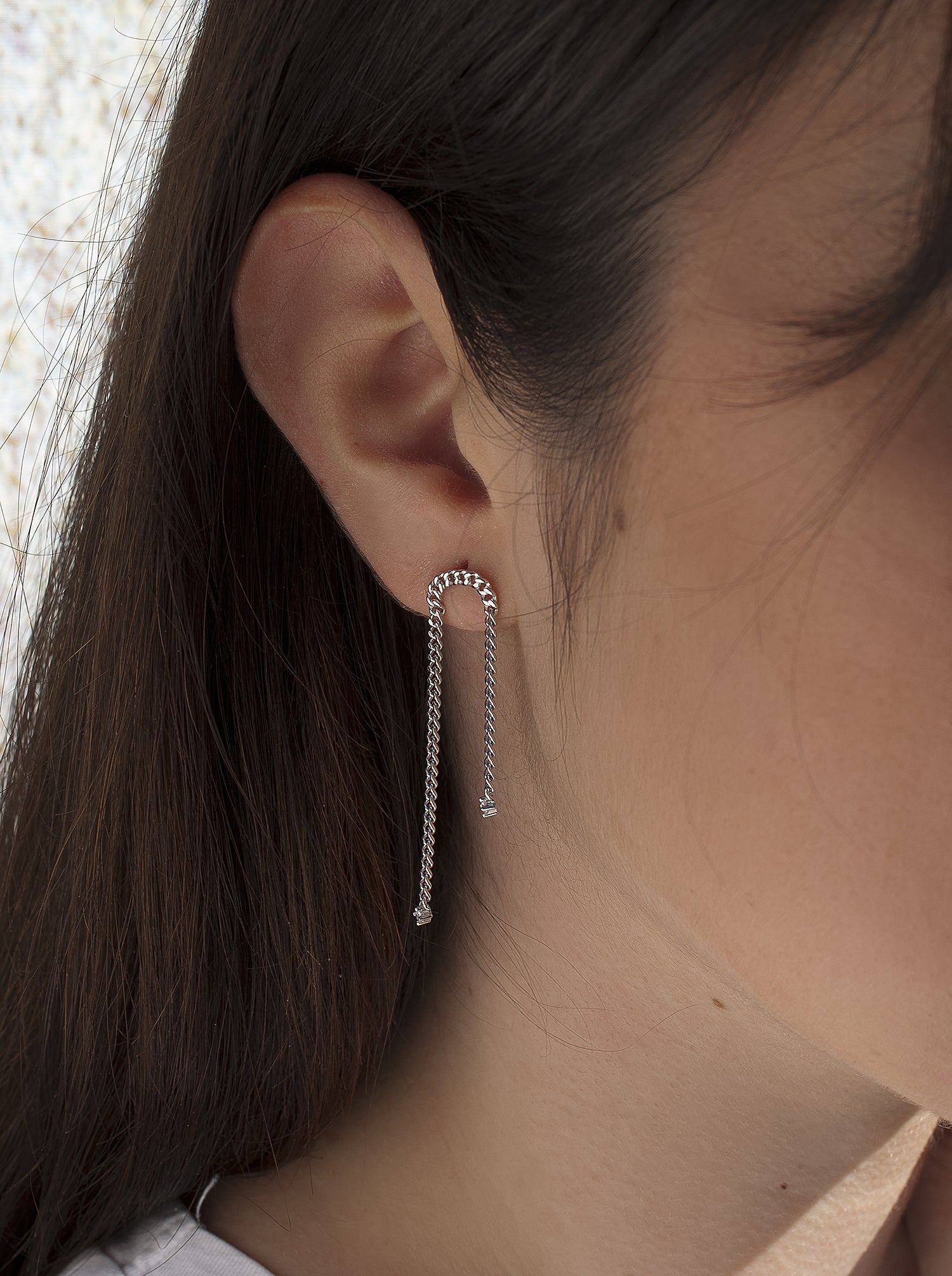 Pendientes largos de plata estilo cadena con detalle circonitas