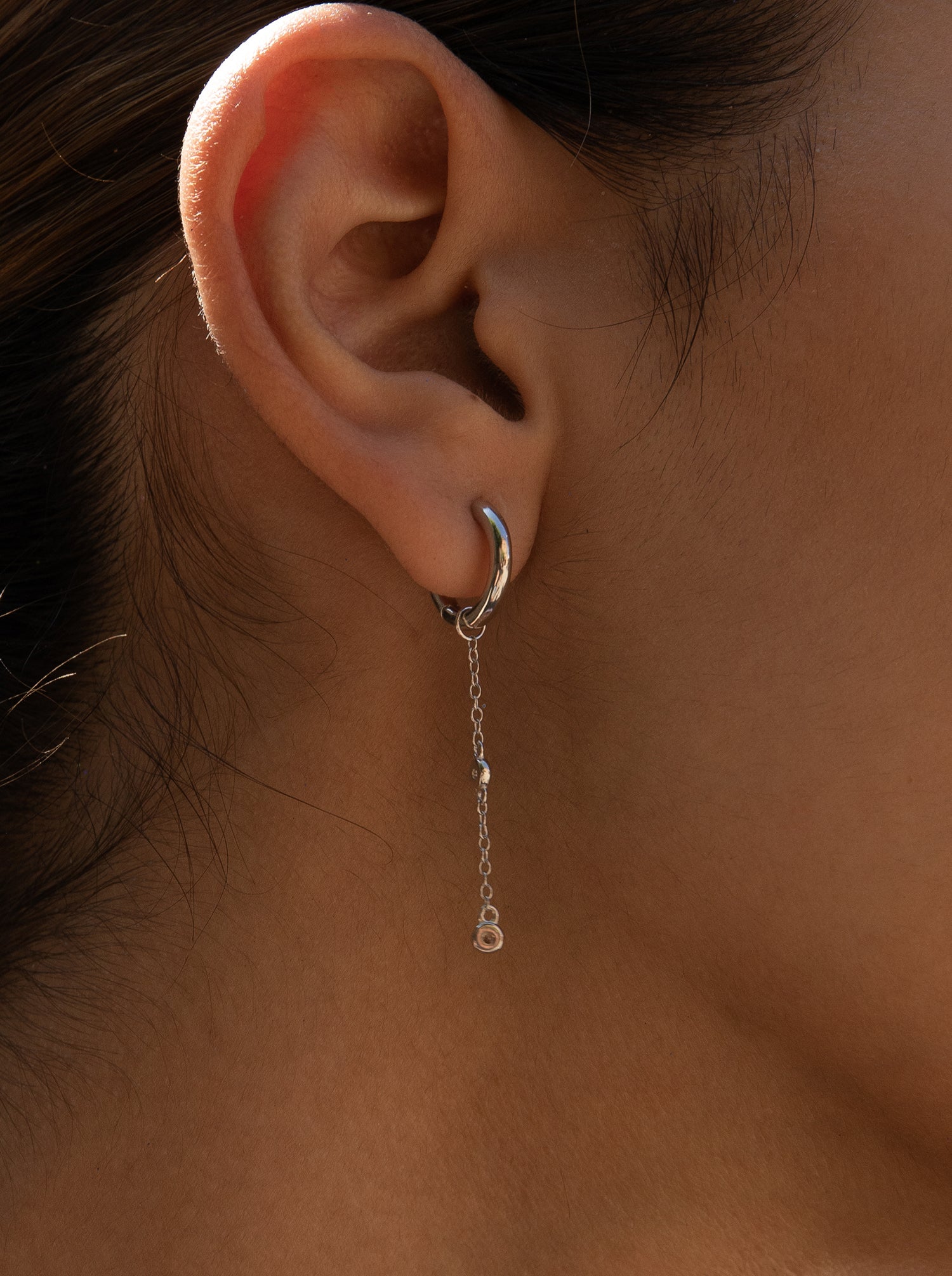 Pendientes con colgantes estilo aro con cadenas
