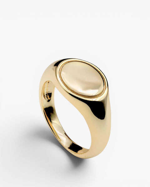 Anillo sello de plata bañada en oro diseño redondo