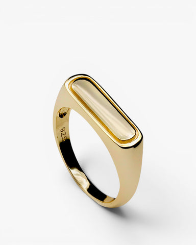 Anillo sello de plata bañada en oro diseño alargado