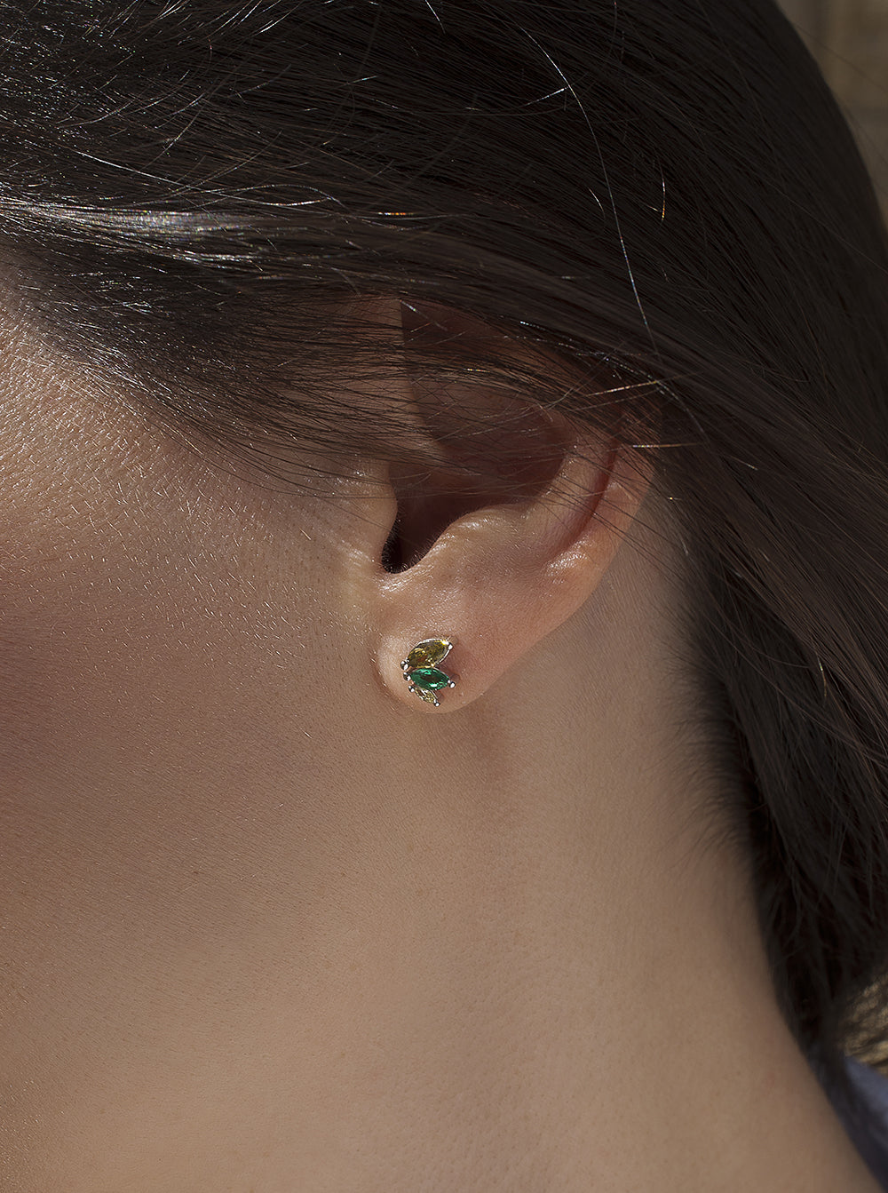 Small earrings with gems in shades of green