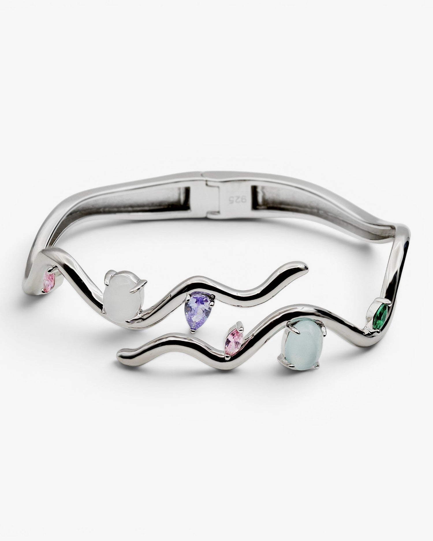 Pulsera esclava de plata diseño irregular con gemas