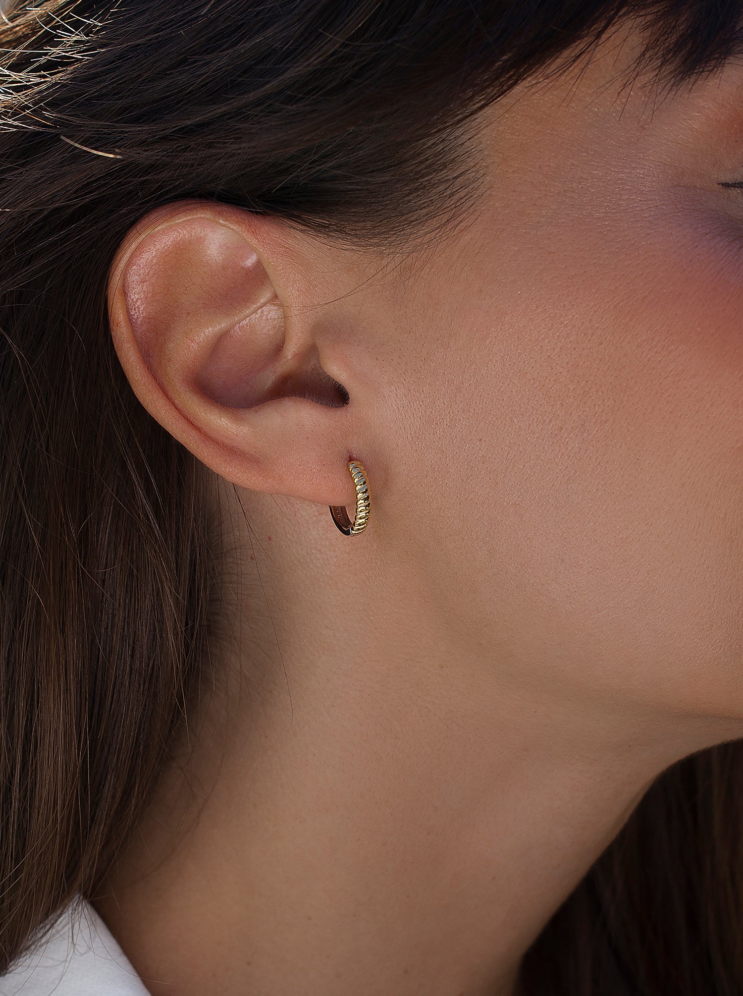 Pendientes bicolor de plata estilo aro diseño cuerda