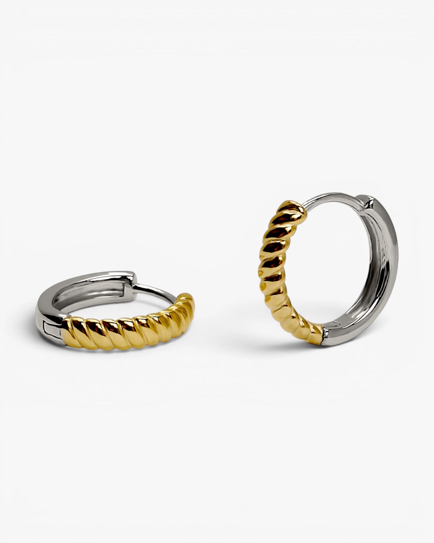 Pendientes bicolor de plata estilo aro diseño cuerda