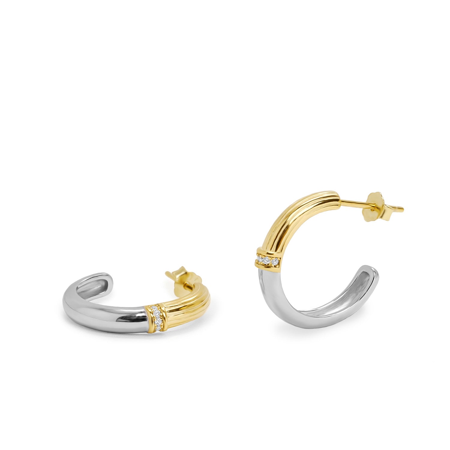 Pendientes bicolor de plata estilo aro con tira de circonitas