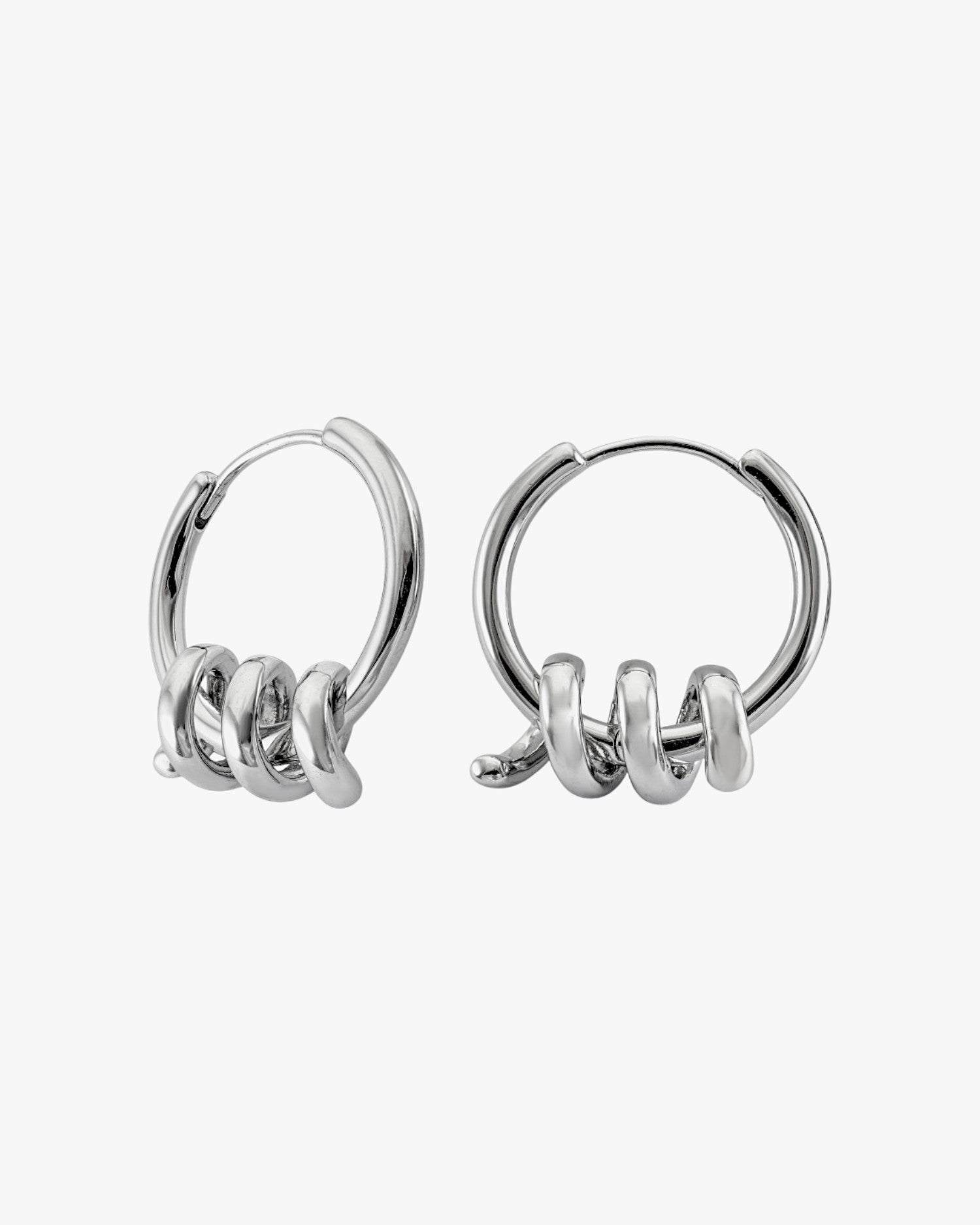Pendientes aro de plata lisa con motivo de espiral