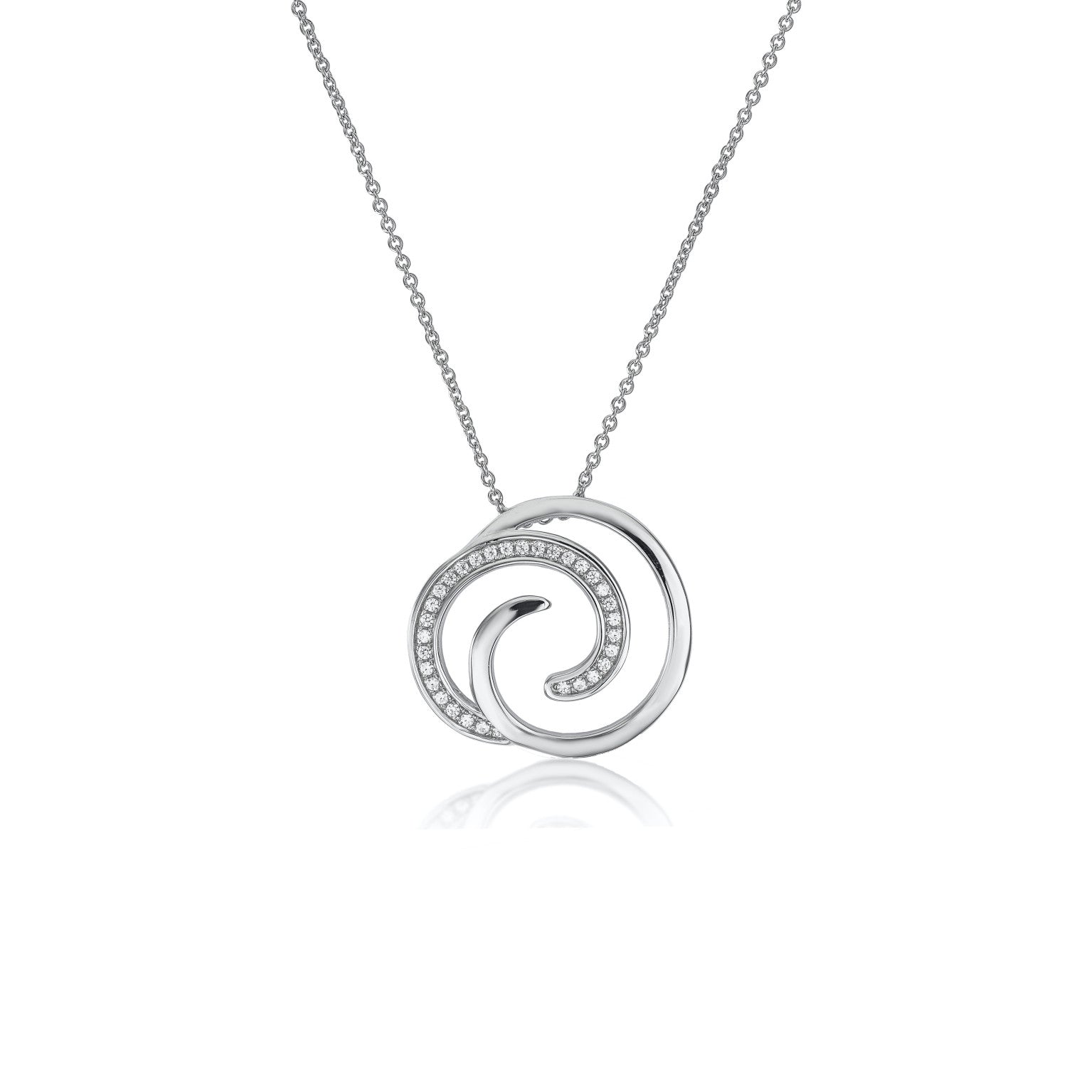 Shiny pendant with zirconia snail design