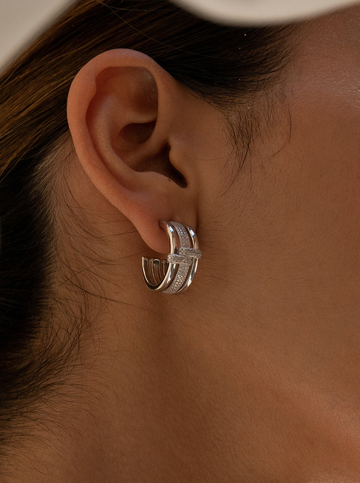 Pendientes aro de plata diseño hebilla con circonitas