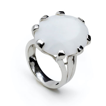 Elegant style rings with white-toned stones