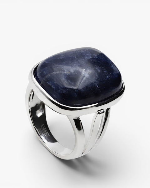 Anillos con piedras tono azul de forma cuadrada