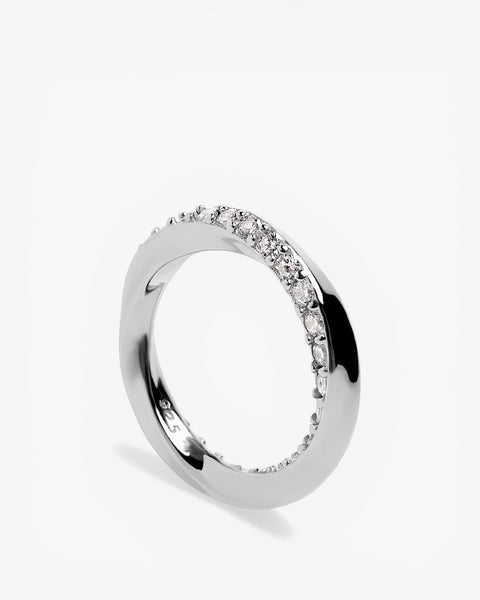 Anillos finos de diseño envolvente con circonitas