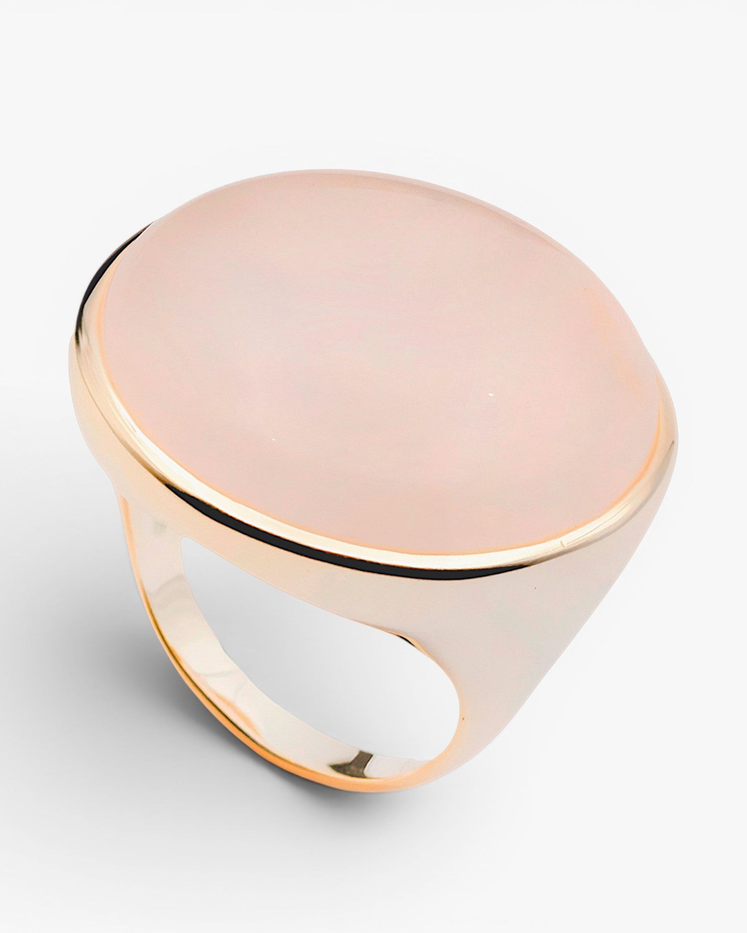 Anillo grande de plata bañada en oro y quarzo rosa
