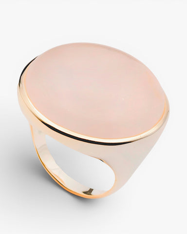 Anillo grande de plata bañada en oro y quarzo rosa