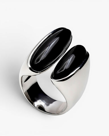 Anillo con piedra ónix diseño abierto de plata