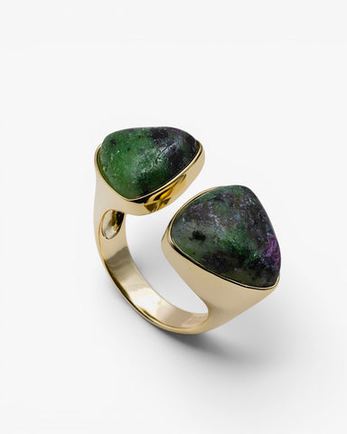 Anillo con piedra labradolita diseño triangular abierto