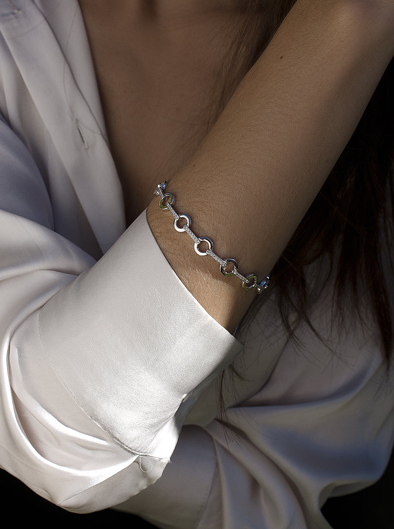 Pulsera eslabones en forma circular y circonitas