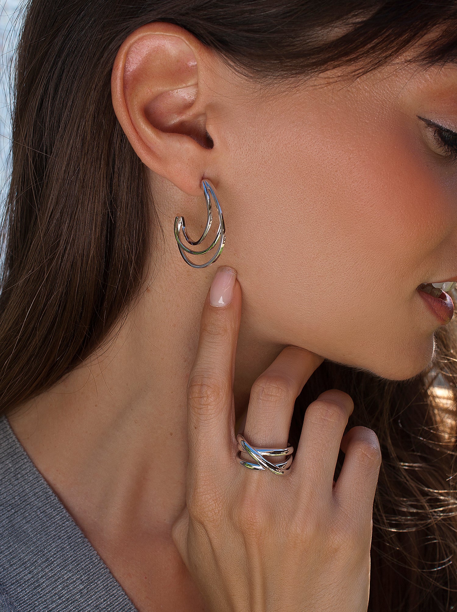 Boucles d'oreilles créole design original avec rails irréguliers