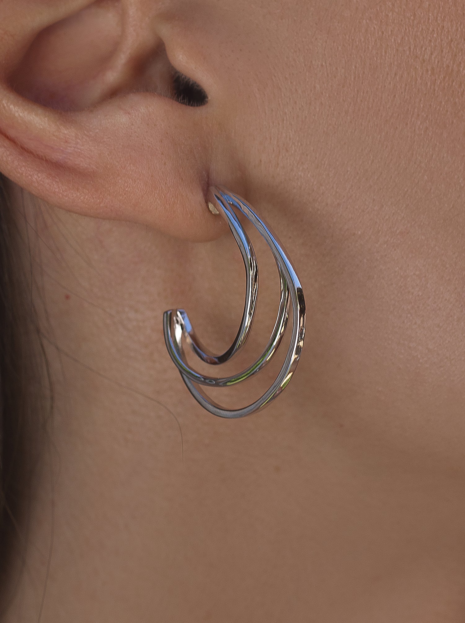 Pendientes aro diseño original con railes irregulares