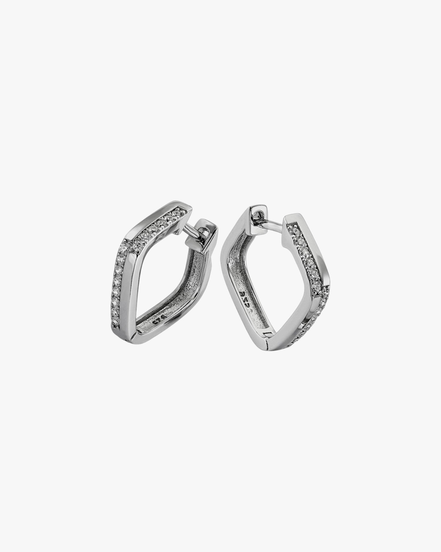 Boucles d'oreilles créoles carrées en argent serties de zirconiums cubiques