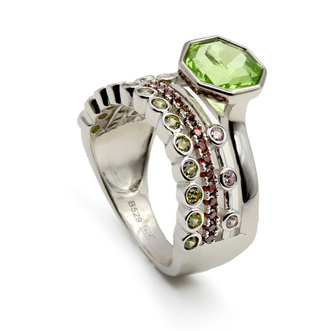 Anillos con piedras motivo hexagonal tono verde manzana