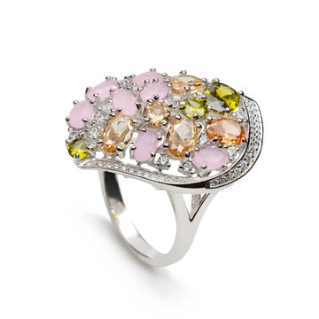 Baroque design ring with stones and romantic tones