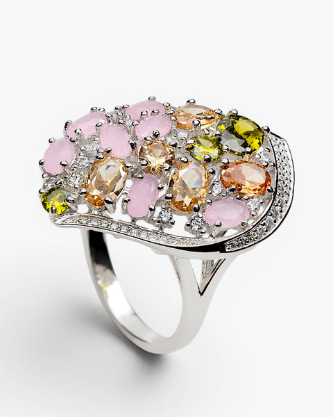 Anillo con piedras diseño barroco con tonos romanticos