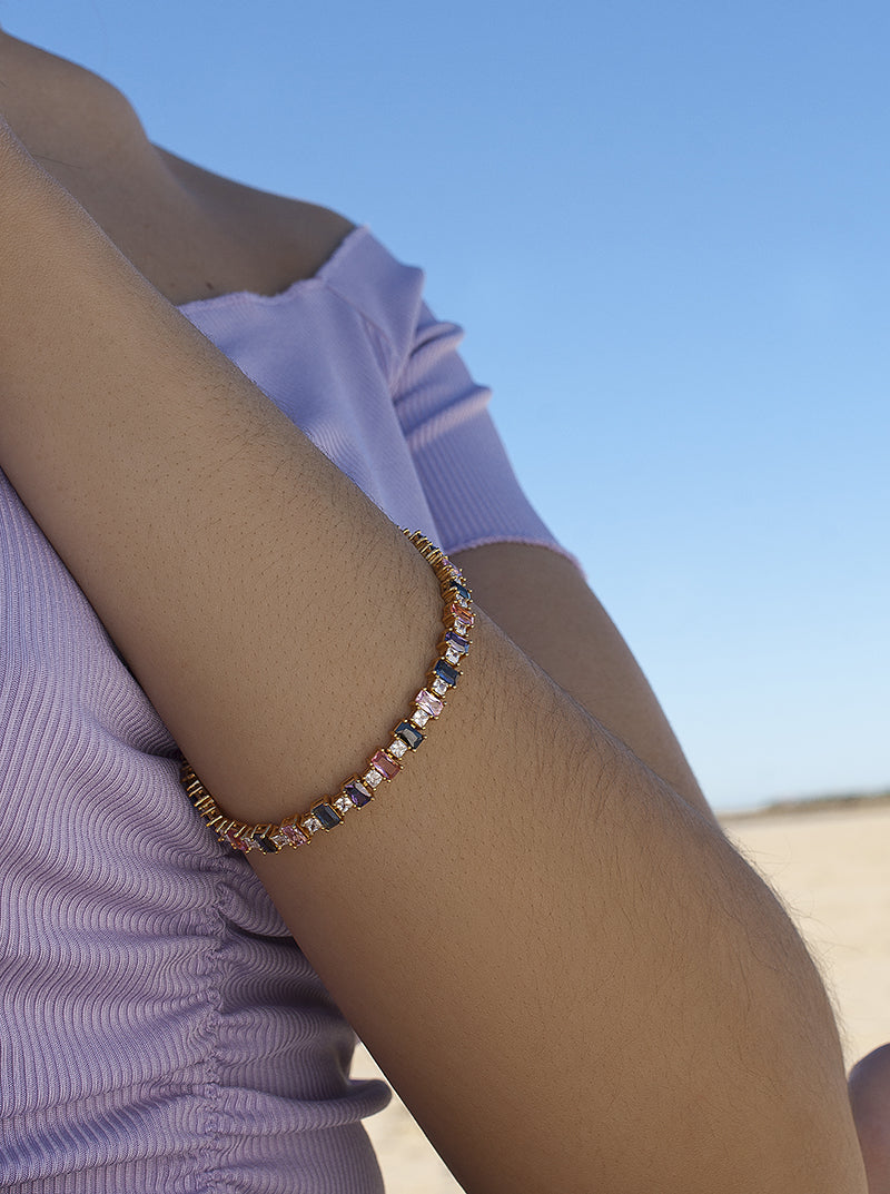 Pulsera con piedras en talla esmeralda multicolor