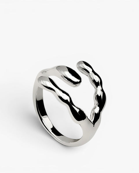 Anillos de diseño de estilo moderno y minimalista