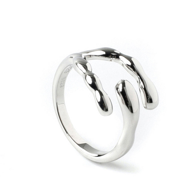 Anillos de diseño de estilo moderno y minimalista