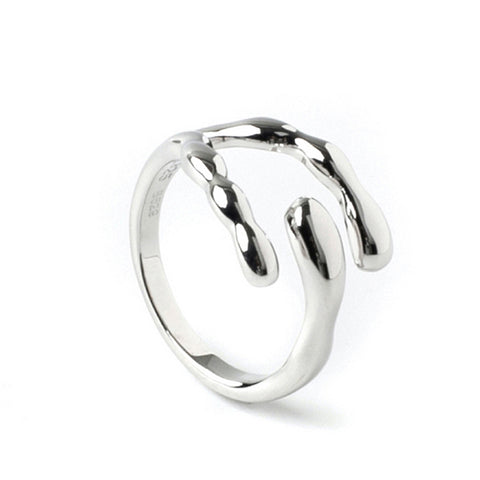 Anillos de diseño de estilo moderno y minimalista