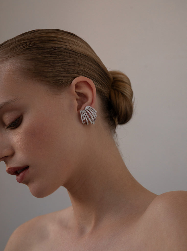 Pendientes originales con diseño en abanico de plata