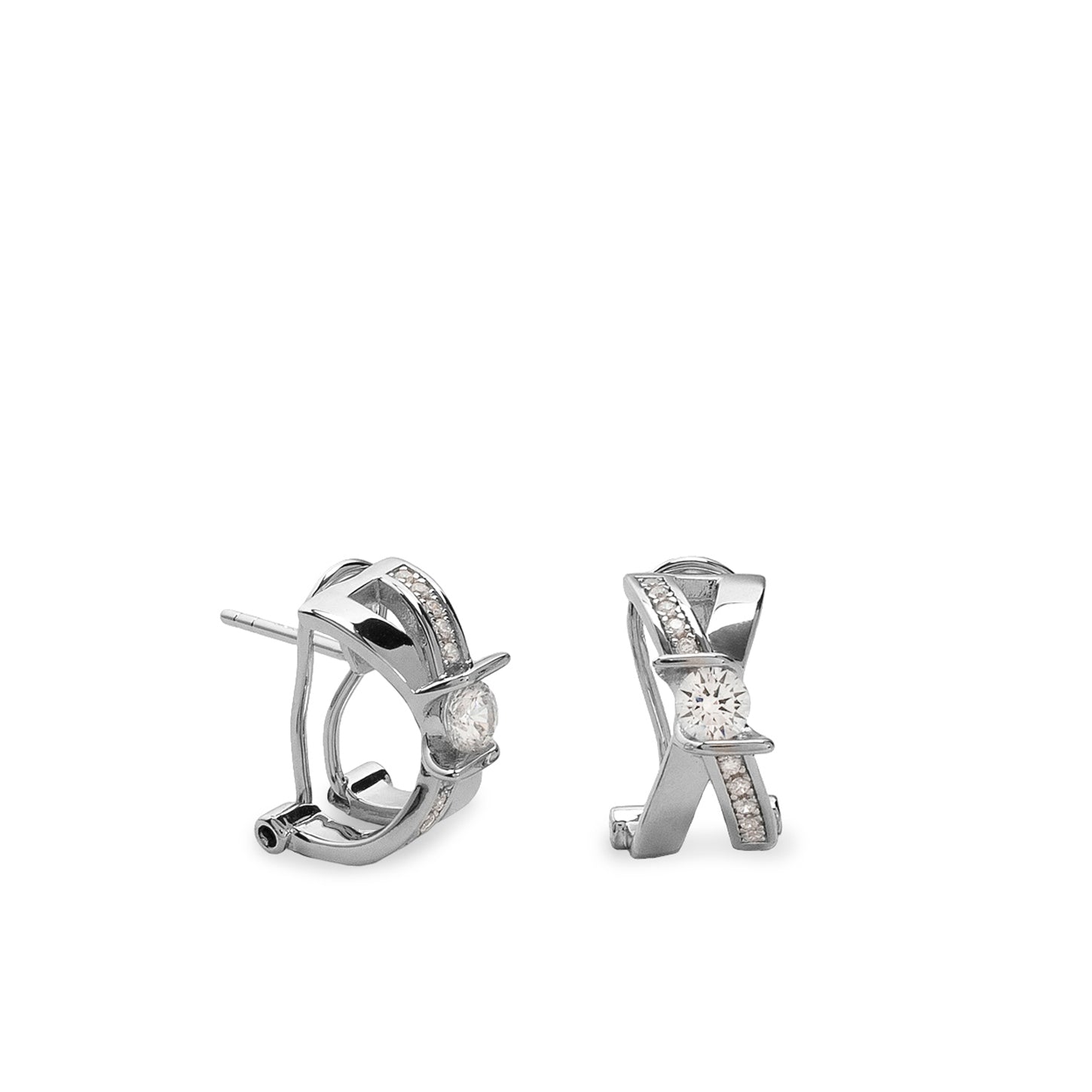 Boucles d'oreilles fermeture omega de design croisé et zircons