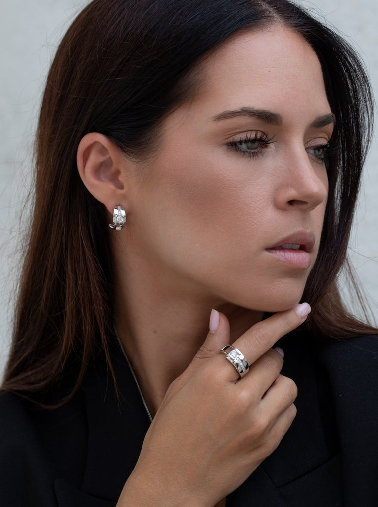 Anneaux de criconite de argent avec design elegante