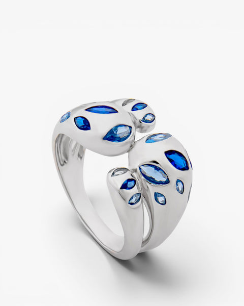 Rings with teardrop-shaped stones in a blue tone