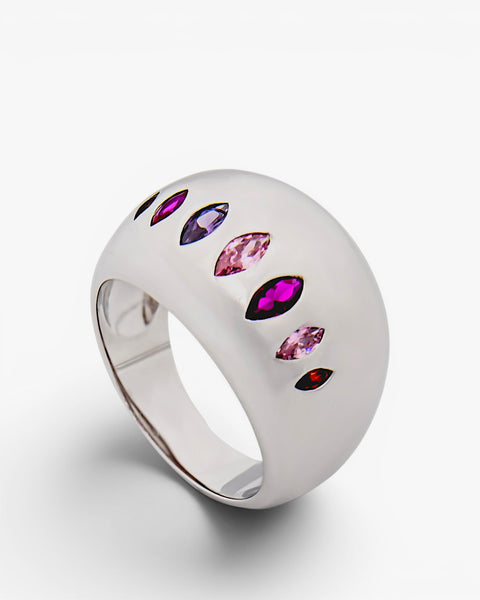 Rings with bubble-shaped stones in a pink tone