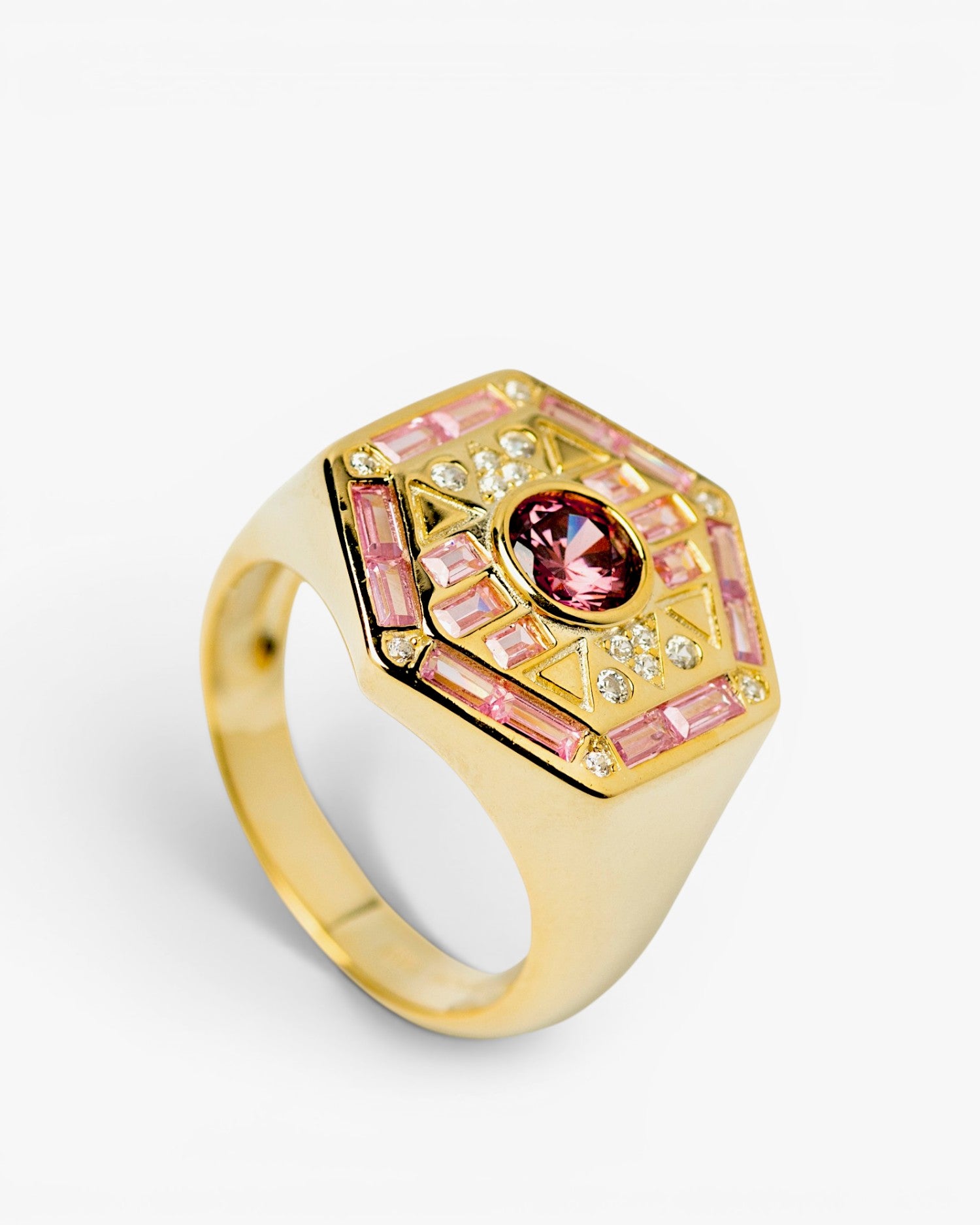 Bagues ornées de pierres aux tons roses, motif hexagonal