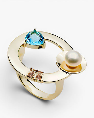 Anillos de diseño con estructura circular en dorado