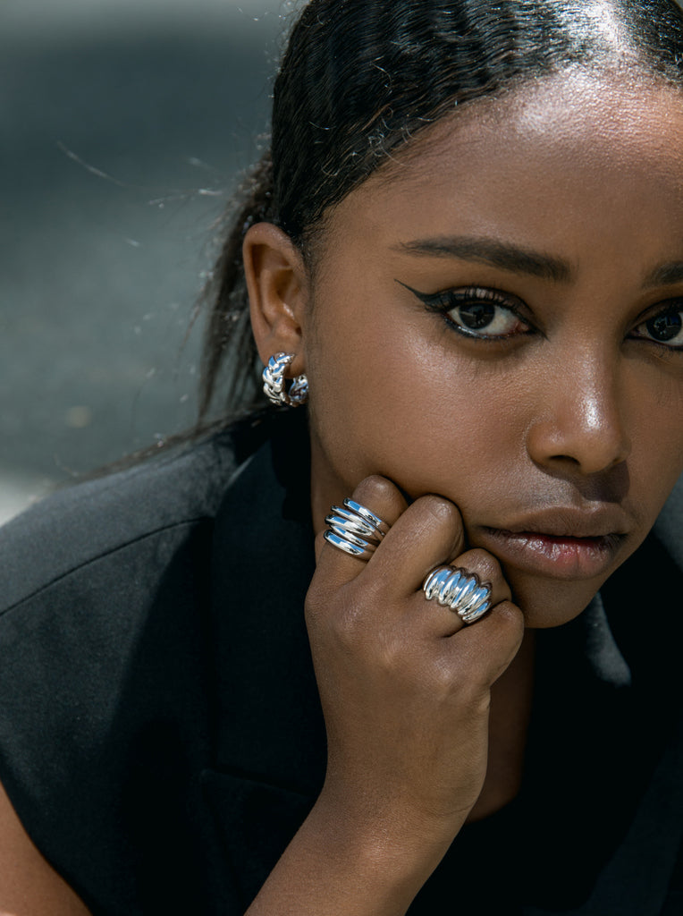 Anillos de diseño en forma de espiral voluminoso