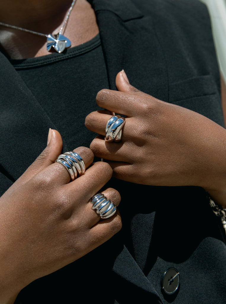 Anillos de diseño en forma de espiral voluminoso